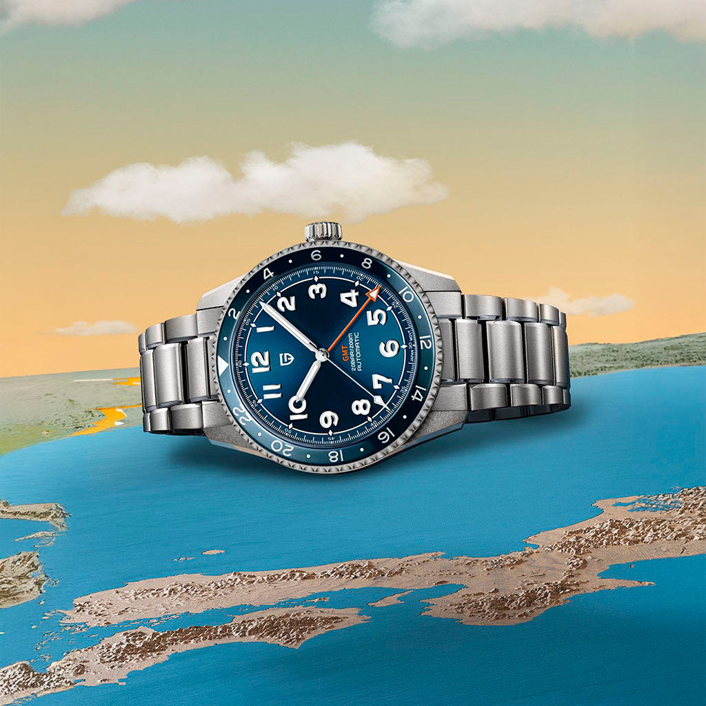 Pagani Design Trailblazer Blue - Case and bracelet